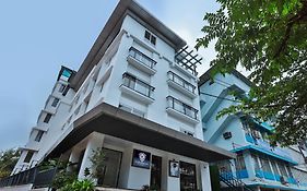 K Grandeur Hotels- South Railway Station